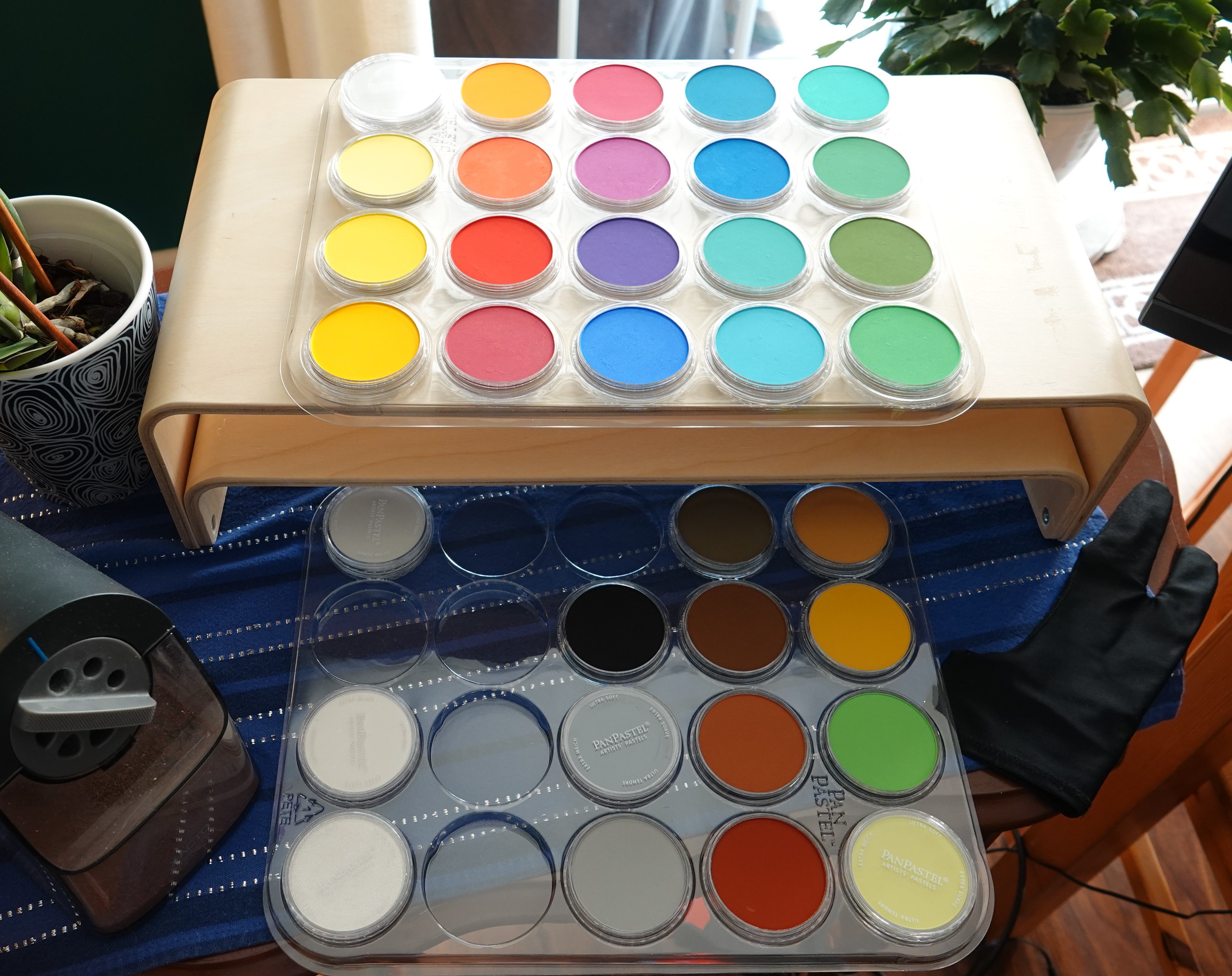A table of PanPastels